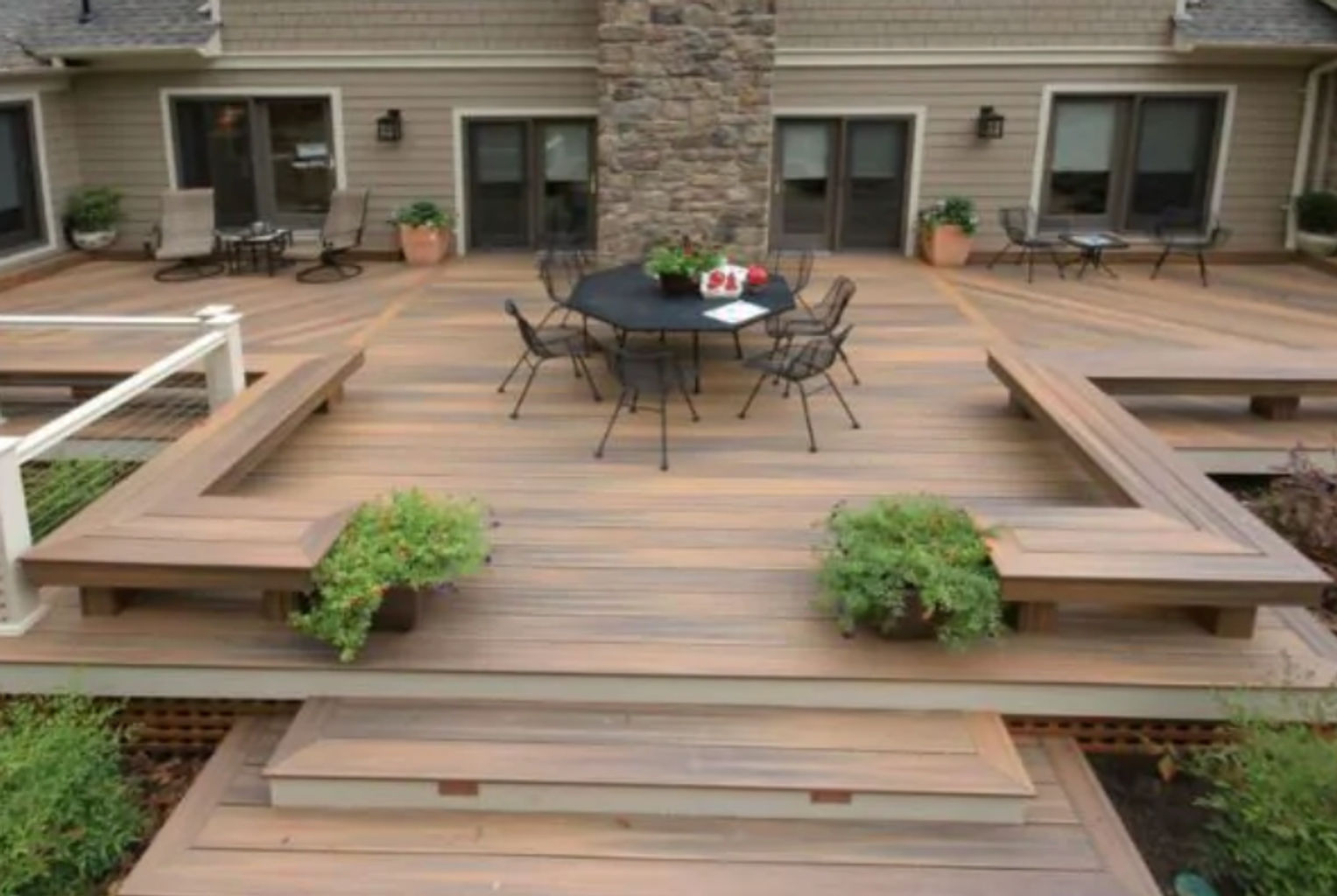 Composite vs wood deck: choosing the best material for outdoor oasis ...