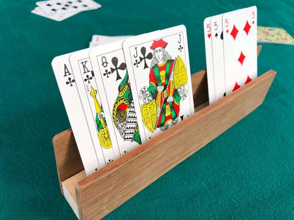 9 Easy Steps to Make a Wooden Playing Cards Holder DIY homify