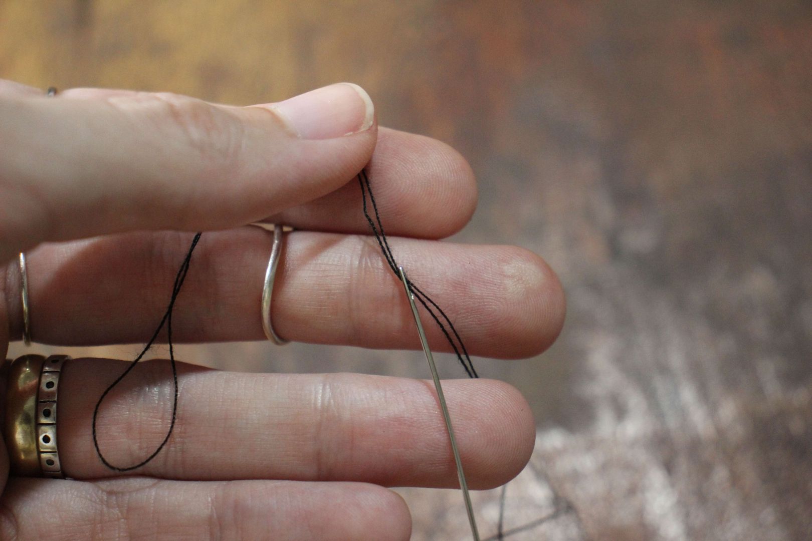 Adım 6: İğneye ipliği geçirdiniz