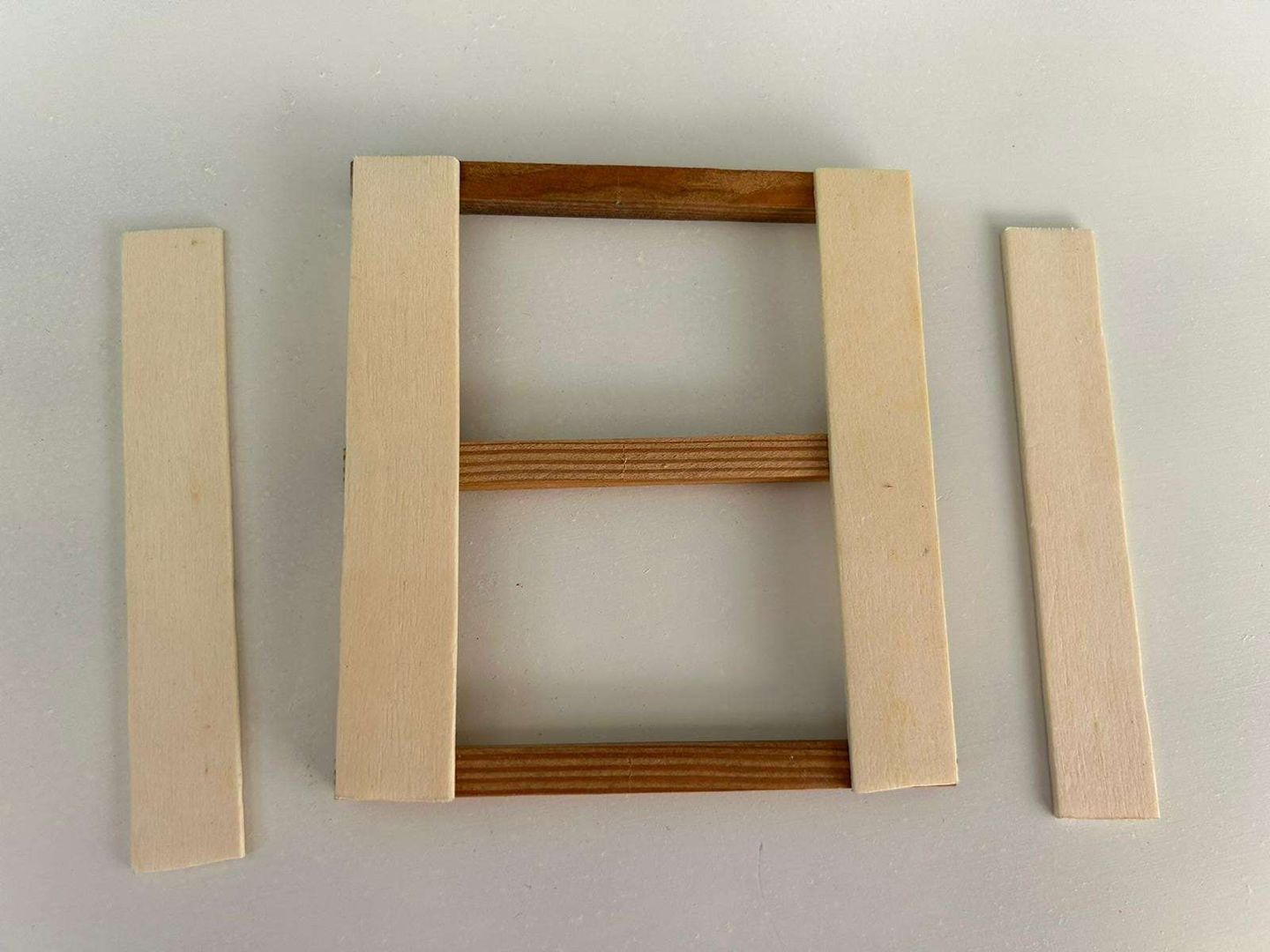 Adım 4: Kendin Yap ahşap palet bardak altlığının tabanını hazırlayın