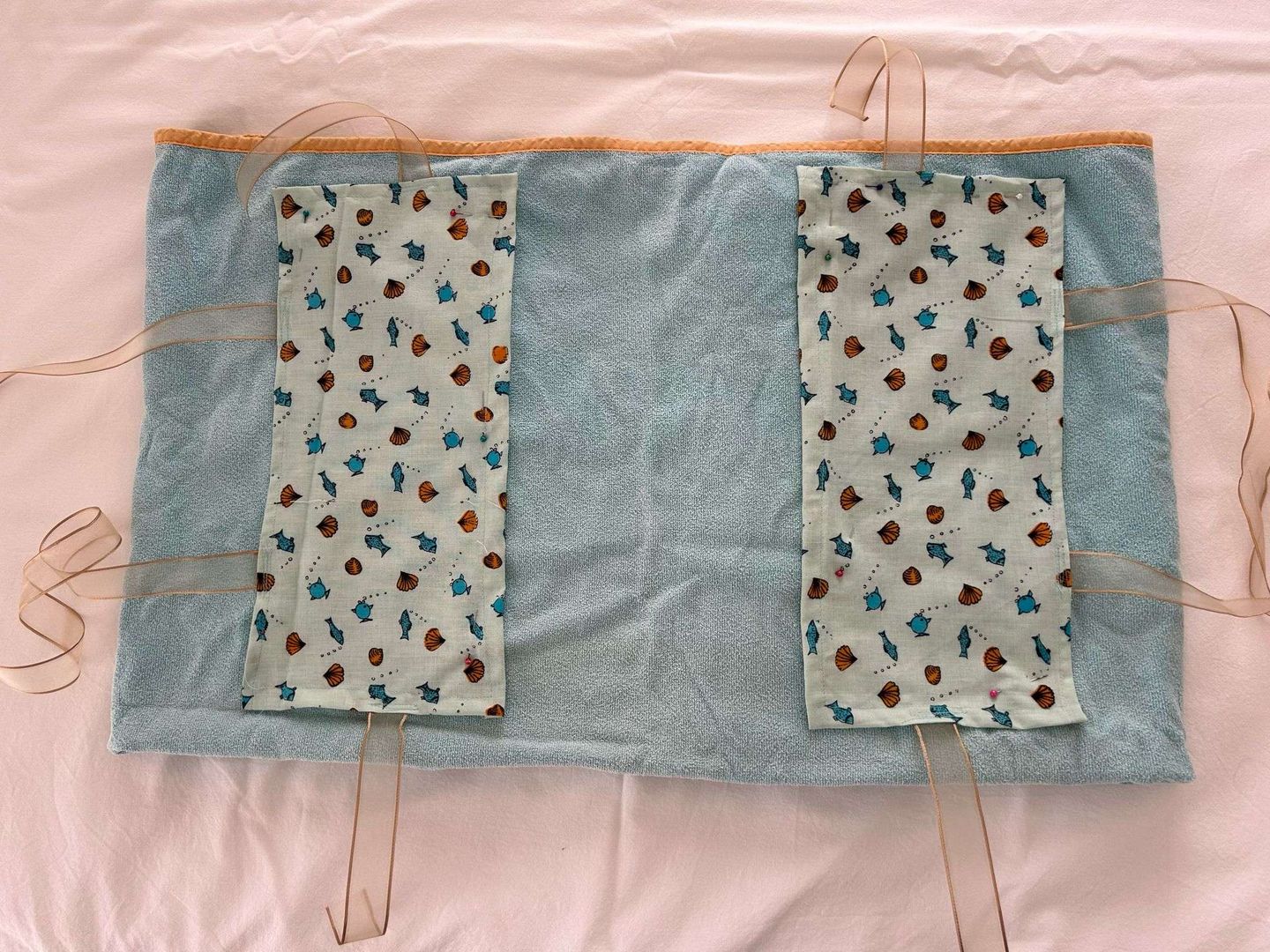 Adım 7: Cepleri katlanmış havlunuzun üzerine yerleştirin 