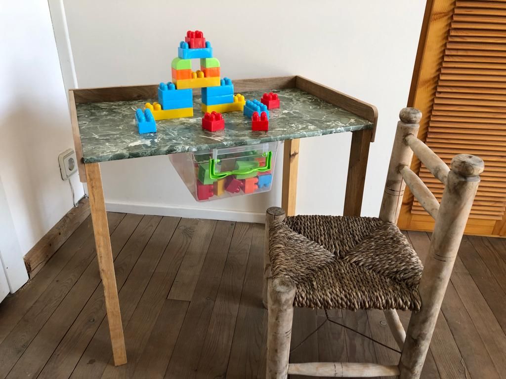 Table de jeu LEGO avec un tiroir de rangement