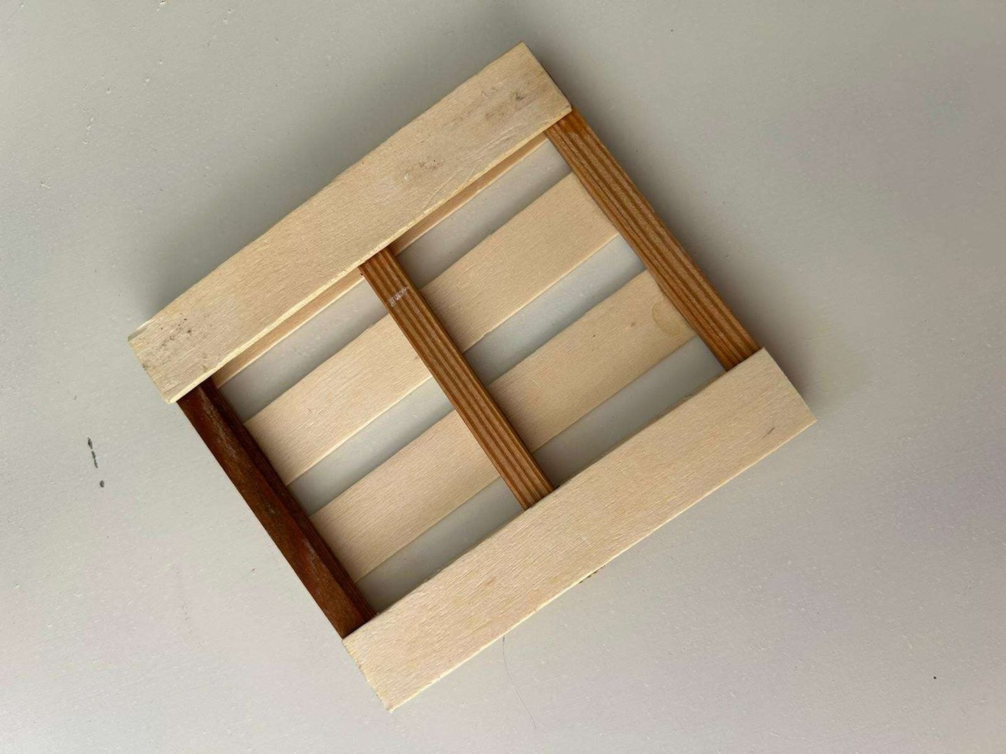 Adım 6: Kendin Yap ahşap palet bardak altlığını çevirin