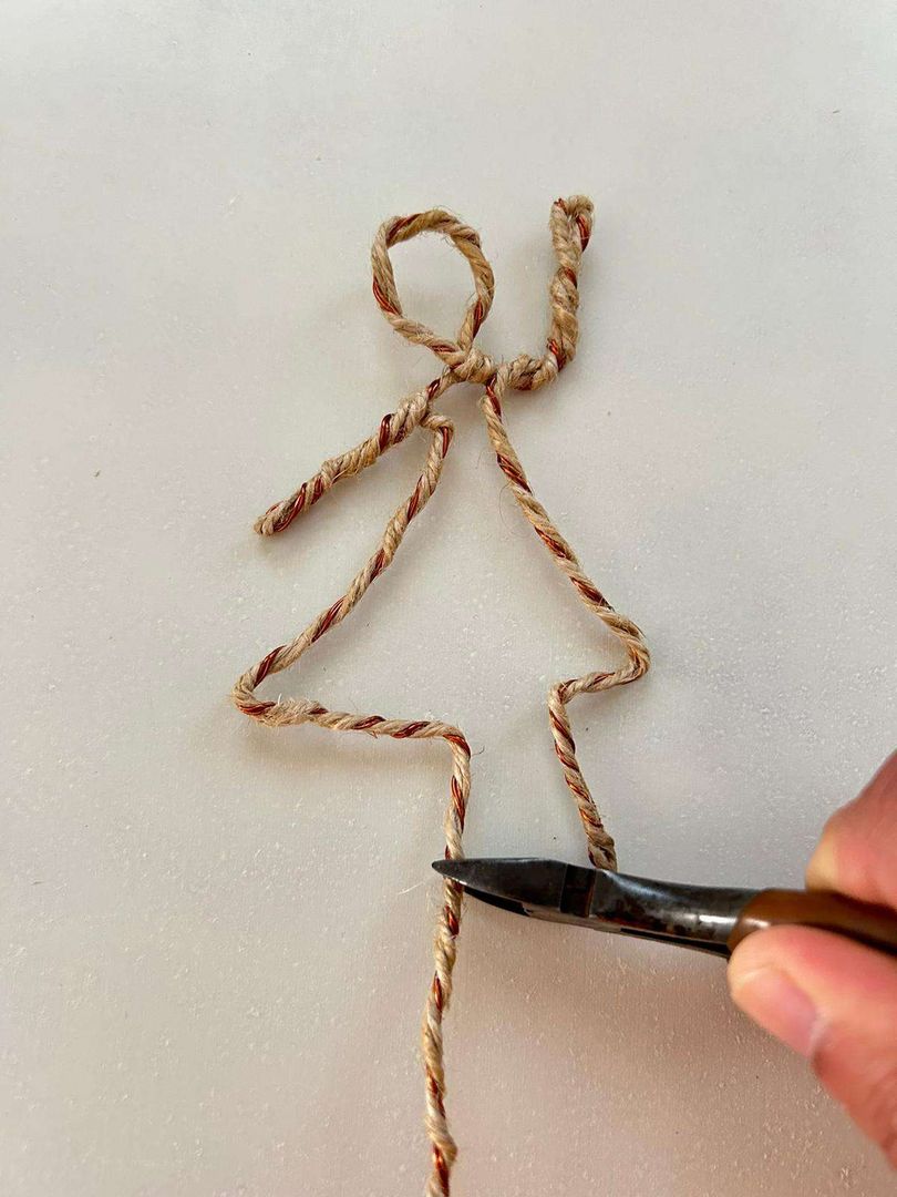 Adım 4: Fazla teli kesin