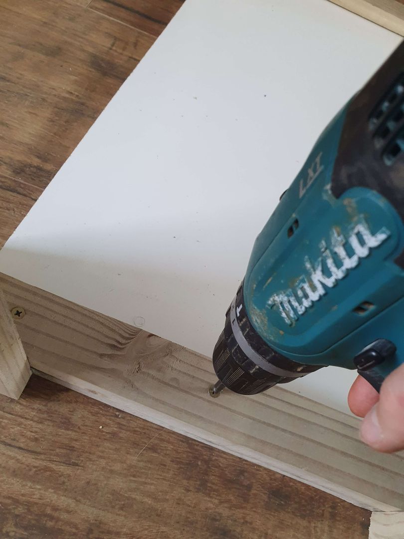 Adım 5: Tahtaların sabitlenmesi