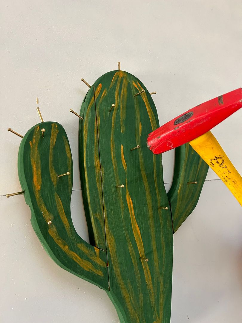 DIY Anleitung fr einen Kaktus Schlsselhalter aus Holz | homify