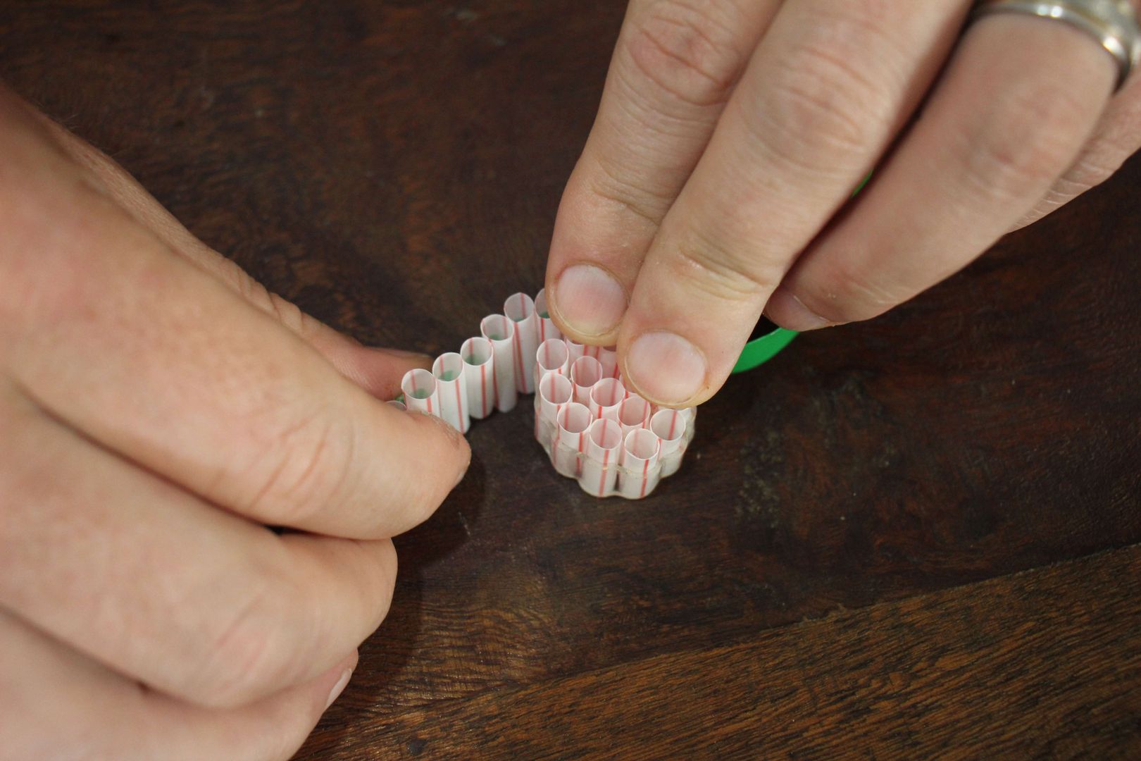 Adım 3: Çift taraflı bandı rulo haline getirin