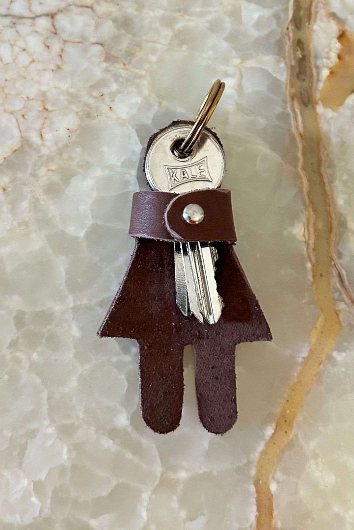 How to Make a DIY Leather Key Holder Easy 5Step Tutorial homify
