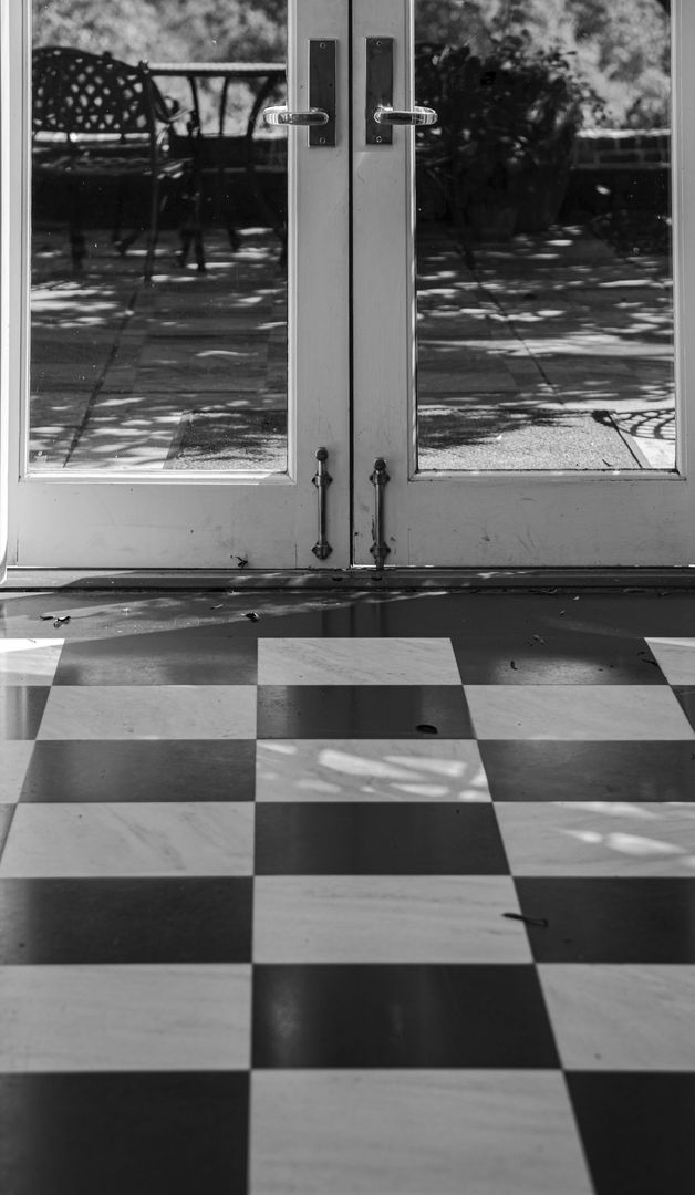 CA Press profile homify uPVC windows Water, White, Black, Wood, Flooring, Black-and-white, Standing, Floor, Grey, Door