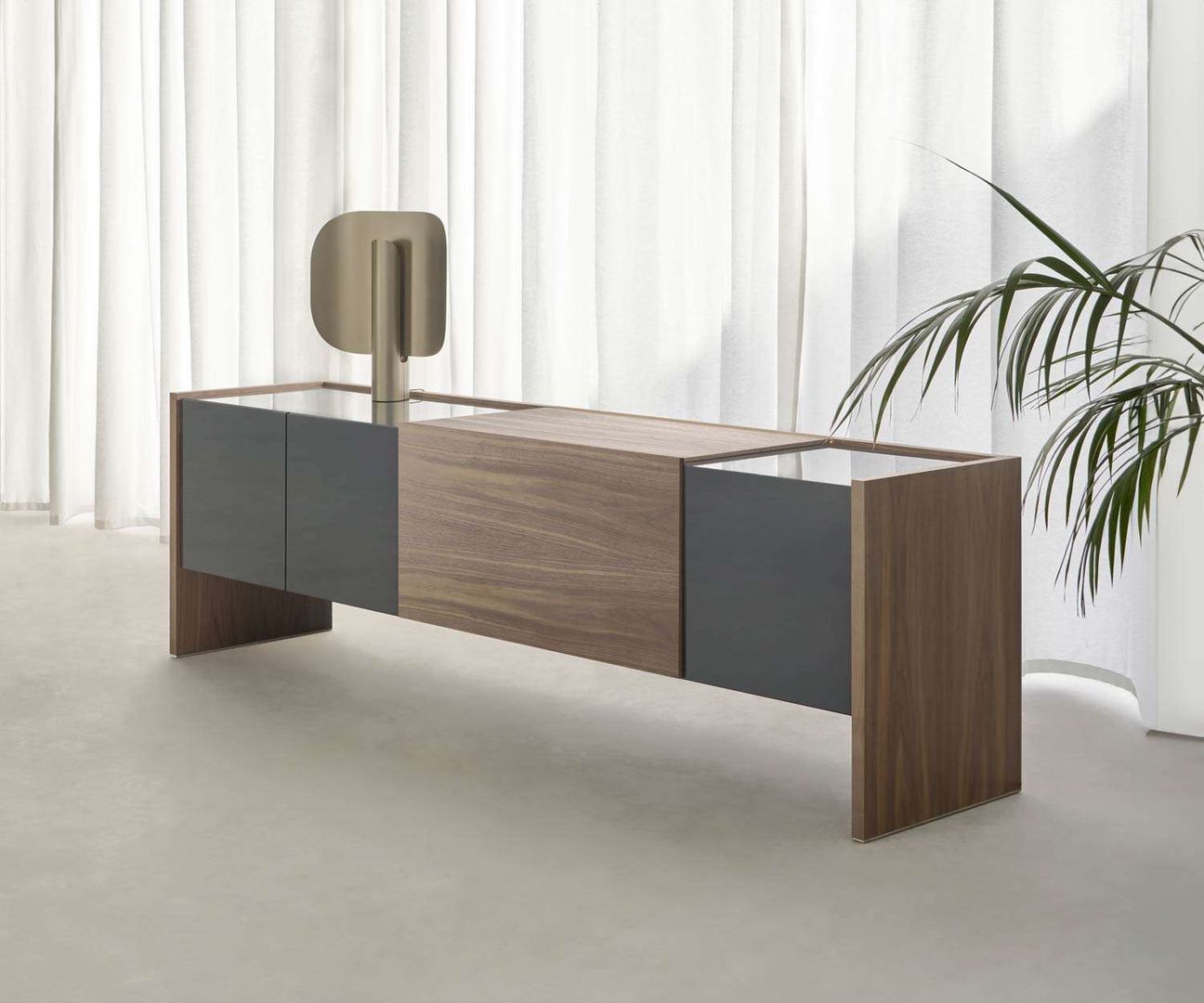 Elegantes Designer Wohnzimmer mit Sofa und Barfach Sideboard   homify