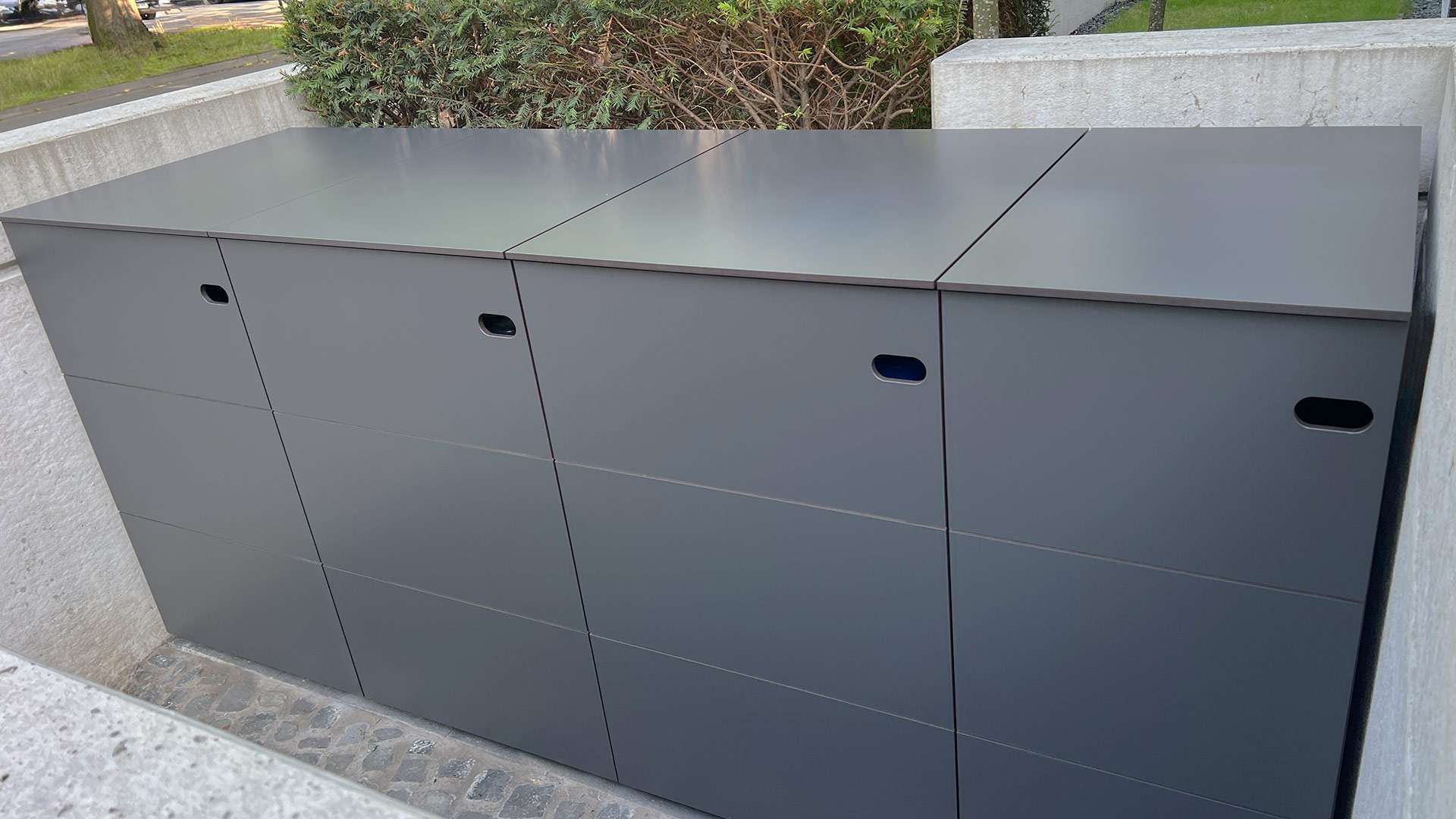 HPL Mülltonnenbox Ares von nogabo homify Ön avlu Anlage, Rechteck, Holz, Schatten, Straßenbelag, Verbundwerkstoff, Gas, Bodendecker, Asphalt, Neigung