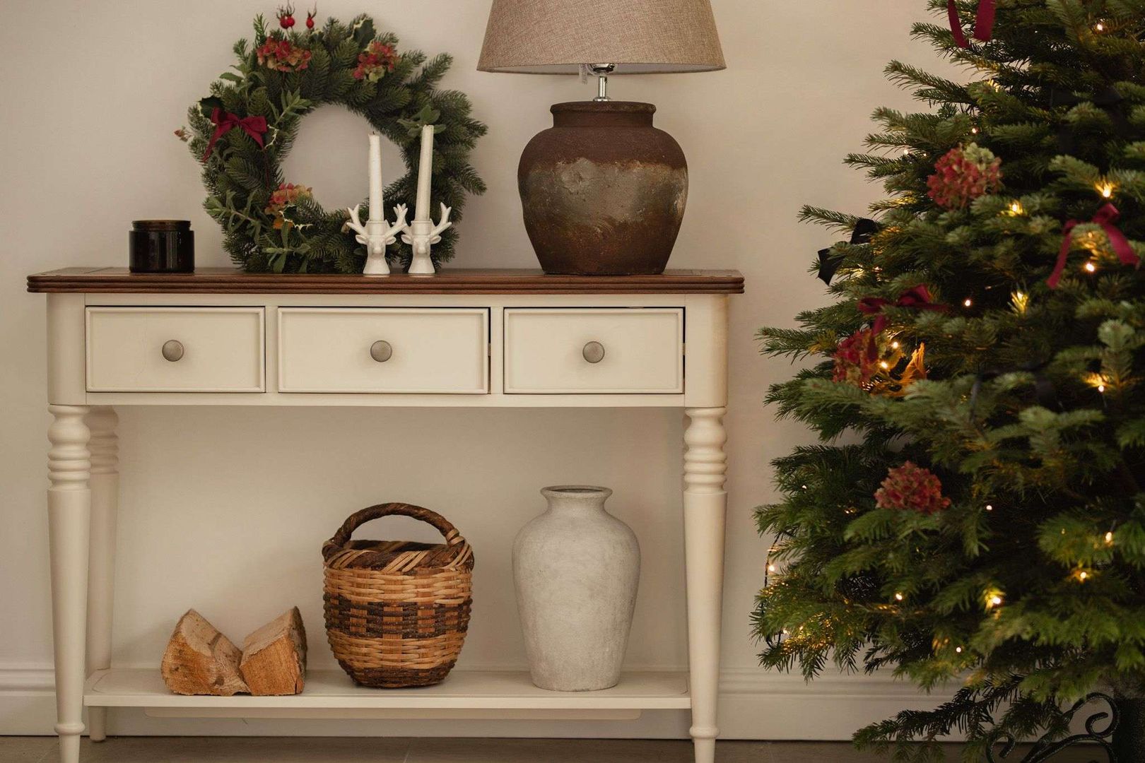 Christmas Dining Furniture.co.uk Landelijke eetkamers Christmas tree, White, Interior design, Wood, Shelf, Plant, Serveware, Shelving, Evergreen, Twig