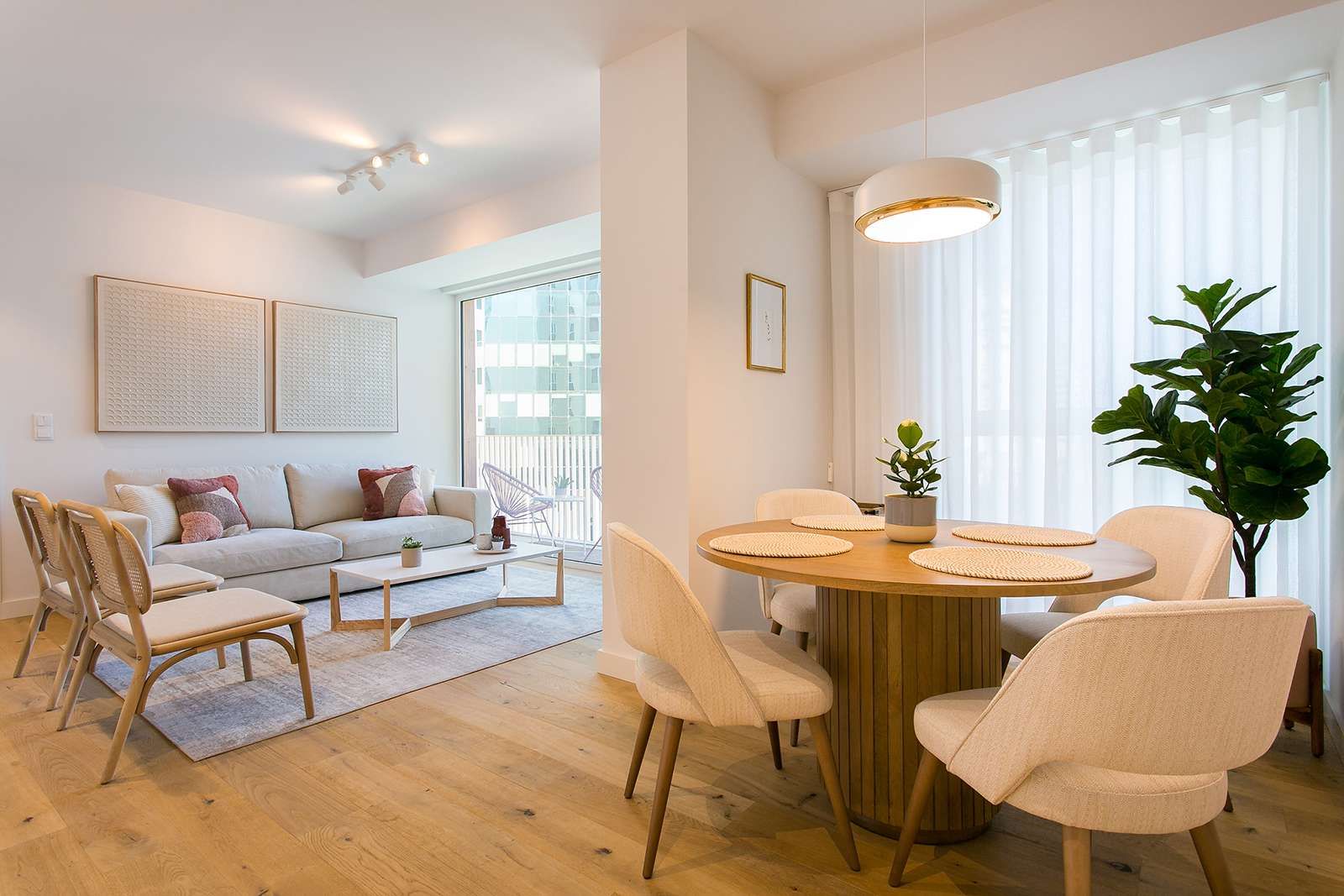 Apartamento | Praça de Espanha Traço Magenta - Design de Interiores Salas de estar modernas