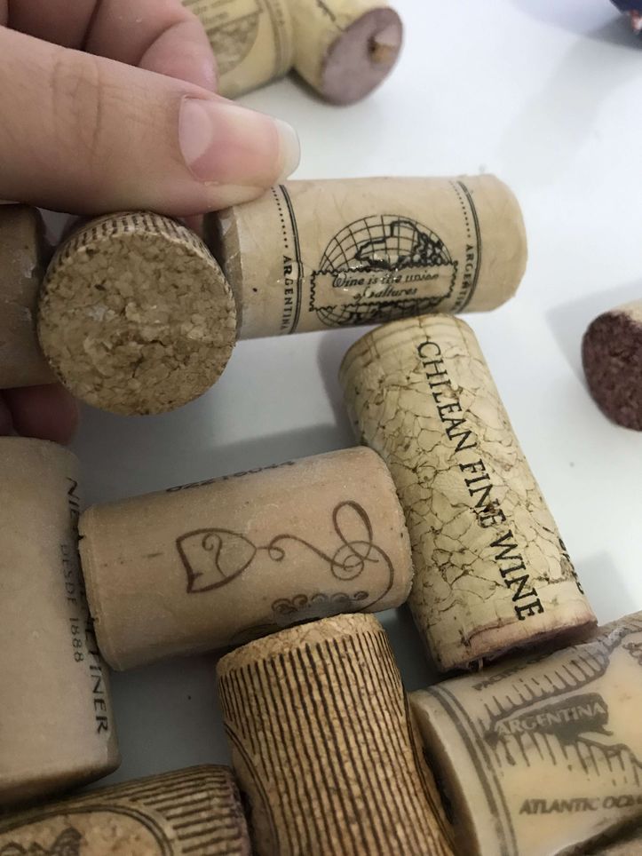 Manualidades creativas con tapones de corcho  Artesanía corchos de vino,  Manualidades con corchos, Corchos de botellas de vino