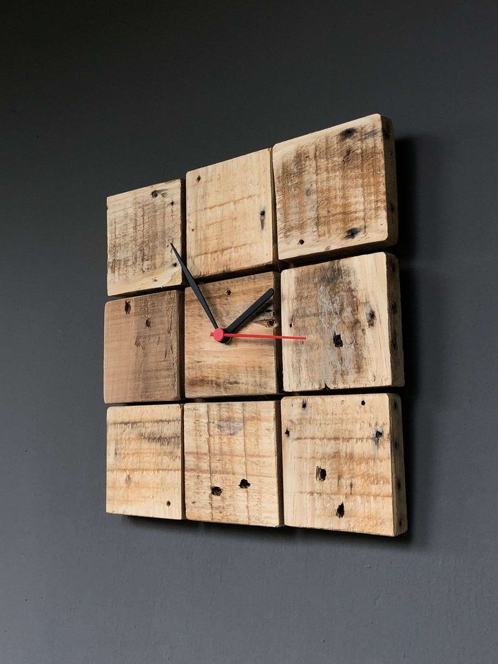 Realizzare un orologio da un blocco di legno di pallet in 24 passi
