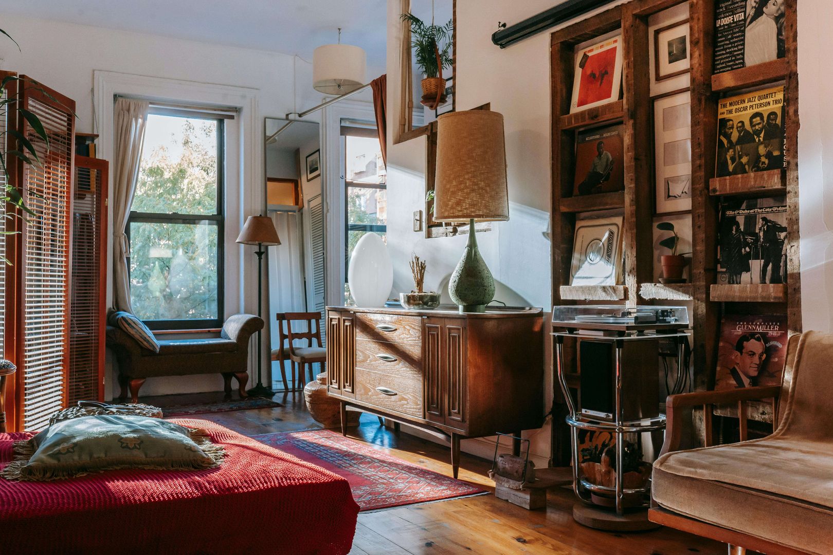 Zeitlose Eleganz im Wohnzimmer: Der Vintage-Stil als Ausdruck von ...
