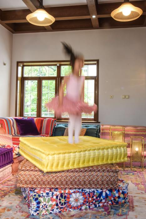 Balance various patterns and textures Lila & Lin Villas Window, Textile, Interior design, Decoration, Floor, Flooring, Leisure, Wood, Rectangle, Hardwood