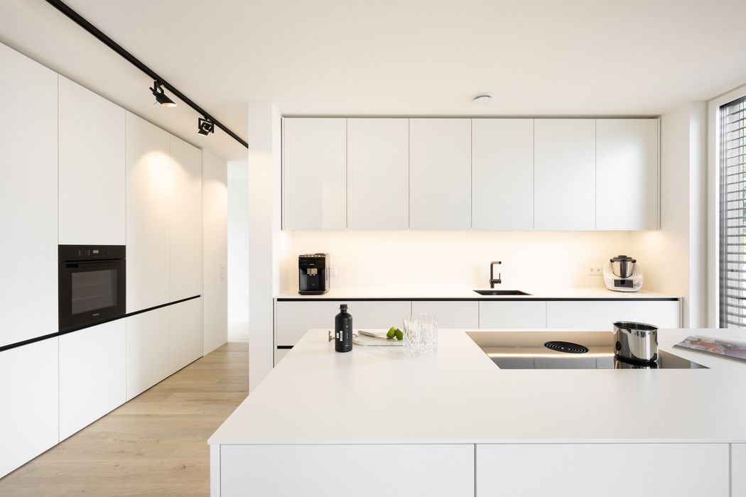 Offene wohnküche: weiß & minimalistisch | homify