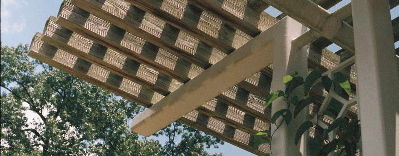 Schaffe Dir den perfekten Schattenplatz im Garten mit deinem Pergola