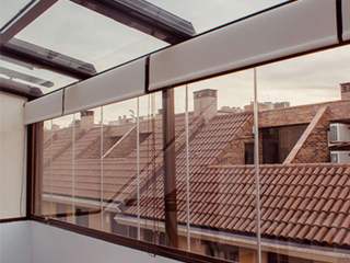 Cerramientos de áticos: ¿Qué ventajas tienen en invierno?, Fraimar Aluminios S.L. Fraimar Aluminios S.L. Balcones y terrazas de estilo moderno