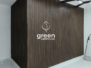 Instalación de Lambrin en Reynosa, Tamps., Green Warehouse Green Warehouse Vestidores de estilo moderno