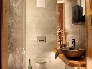 Der Berg ruft – Gäste-WC im Altholzstil by Tegernseer Bad®, Stefan Necker - Tegernseer Badmanufaktur Stefan Necker - Tegernseer Badmanufaktur Modern Bathroom