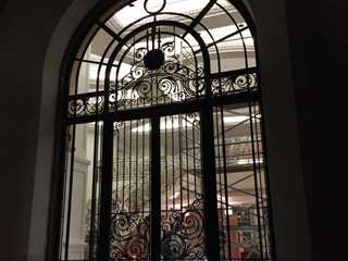 Entrance door with acanthus leaves, VilliZANINI Wrought Iron Art Since 1655 VilliZANINI Wrought Iron Art Since 1655 إنتقائي، أسلوب، الرواق، رواق، &، درج