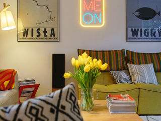 Dekoracje ścienne do salonu w stylu modern retro, Ledon Design Ledon Design Classic style living room