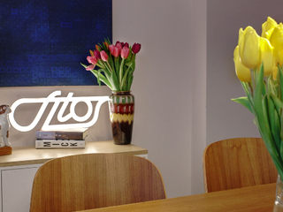 Dekoracje ścienne do salonu w stylu modern retro, Ledon Design Ledon Design Living room