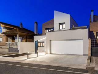 Casa Tilio , Arquitectura de la Ribera Arquitectura de la Ribera منزل عائلي صغير