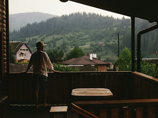 EA20250227-23541 Press profile homify Scandinavian style gym Mountain range, Porch, Balcony, Evening, Mountain Village