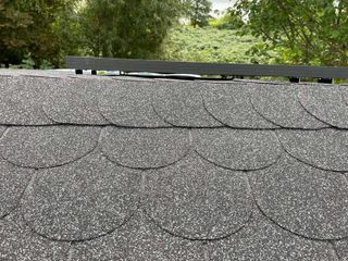 Solaranlage auf dem Dach: Was beachten? myGartenhaus24 Gartenhaus Straßenbelag, Asphalt, Rechteck, Baum, Gras, Holz, Bürgersteig, Bodendecker, Farbtöne und Schattierungen, Verbundwerkstoff