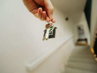 EA20251128-24127 Press profile homify Industrial style bathroom Finger, Thumb, Nail