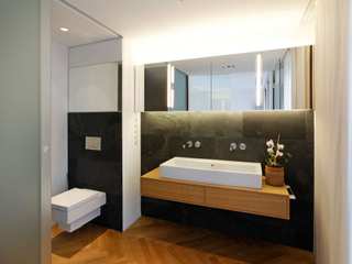 Komplettsanierung von Küche und Masterbad Ulrich Weinkath Built-in kitchens Interior design, Bathroom Sink, Wall, Flooring, Plumbing fixture, Sink, Wood, Bathroom cabinet, Floor, Tap