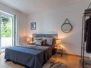 HomeStaging einer Wohnung in Düsseldorf, HOMESTAGING Sandra Fischer HOMESTAGING Sandra Fischer غرفة النوم الرئيسية