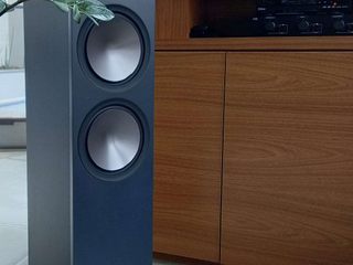 Sistema Estéreo Caixas Monitor Áudio, Patek Áudio e Vídeo Patek Áudio e Vídeo Modern Living Room