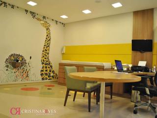 Consultório médico, Cristina Reyes Design de Interiores Cristina Reyes Design de Interiores Otros espacios