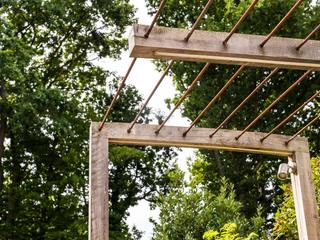 Modern Family Garden with Dining and Entertainment, ED Gardens ED Gardens Interior garden