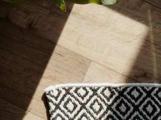 EA20250107-23390 Press profile homify Asian style bathroom Rug, Mat, Carpet, Door Mat, Woven fabric, Cushion, Motif, Linens, Triangle