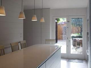 Coastal Home - Bespoke Kitchen, Adam Design Adam Design Built-in kitchens