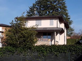 Casa a TELAIO in Legno Lamellare provincia di Milano, BCL Bergamasca Costruzioni Legno BCL Bergamasca Costruzioni Legno Houten huis