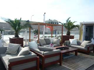 TENSO Zeist - Cabana Daybed - Lounge Pergola - Loungebed - kopen en op maat laten maken, TENSO Zeist TENSO Zeist Modern style balcony, porch & terrace Wood Wood effect