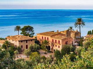 EA20241021-23163 Press profile homify Classic style bathroom Wasser, Gebäude, Himmel, Anlage, Eigentum, Fenster, Azurblau, Baum, Haus, Natürliche Landschaft