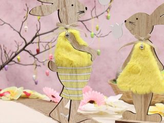 Easter rabbits with dress and flower, Press profile homify Press profile homify Country style dining room