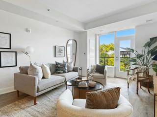 EA20250930-23999 Press profile homify Living room Interior design, Furniture, Flooring, Floor, Couch, Wood flooring, Living room, Ceiling, Apartment, Room