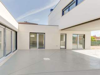 Vivienda modular personalizada en Banastás, Huesca, MODULAR HOME MODULAR HOME Interior garden Concrete White