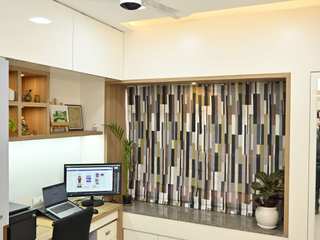3BHK Minimalistic Designs, Neutral Colour Theme at Kumar Picasso , decorMyPlace decorMyPlace Flat