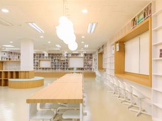 The Flat Bench Library, 지오아키텍처 지오아키텍처 Рабочий кабинет в стиле модерн