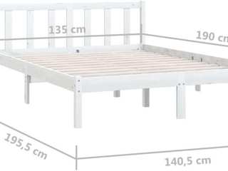 White Pine Solid Wood Bed Frame, Press profile homify Press profile homify 小さな寝室