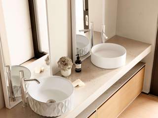 Lavabos de porcelana con texturas | Materia 23-24, BATHCO BATHCO Mediterranean style bathroom